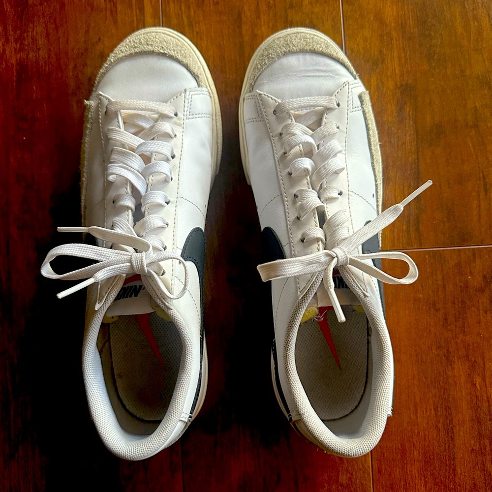 Women's Low Top Nike Blazers